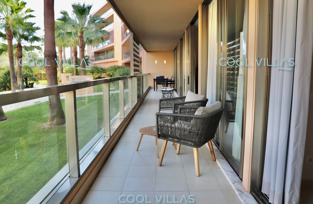 Serenity - sea, beach, golf for 6 guests
