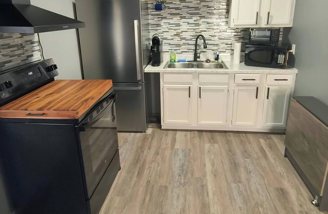 Serenity's Sanctuary in this quiet, peaceful 2 bdr 1 bath bungalow. Pet friendly