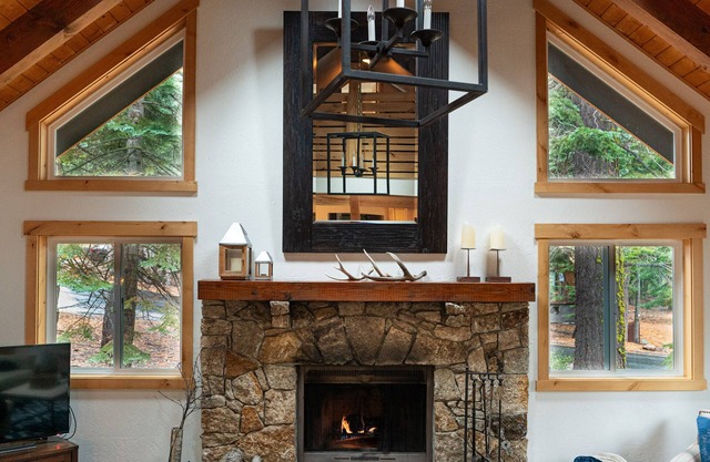 Serenity Tahoe Retreat - Hot Tub