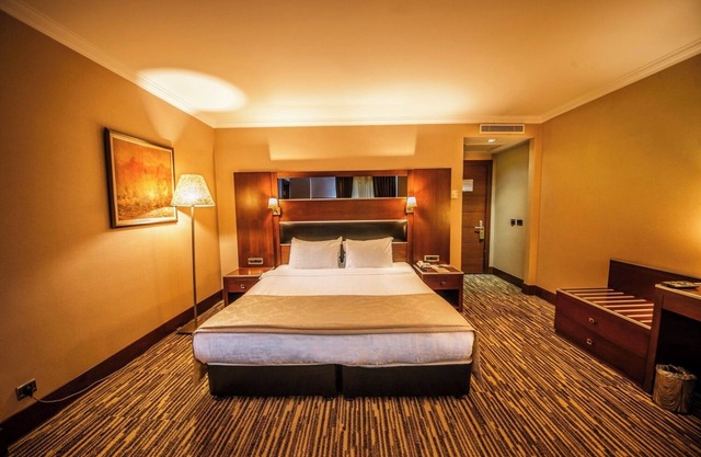 Serhat Hotel