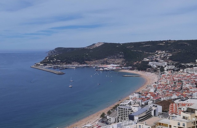 Sesimbra 6 Minuten, Luxusvilla, 3 Schlafzimmer, 3 Bäder, Garage. Arrabida Park