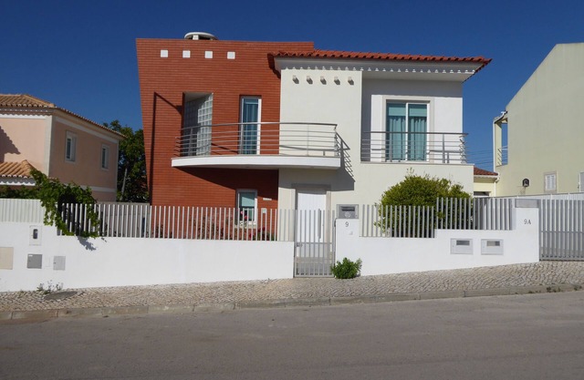 SESIMBRA HAUS MIT BEHEIZTEM POOL
