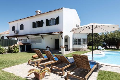 Sesimbra Stylish Villa by Homing
