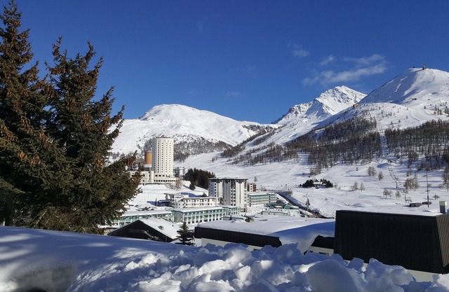 Sestriere apartment in residence with veranda