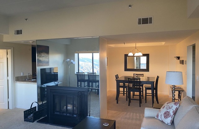 Seventh floor Mountain View condo.
