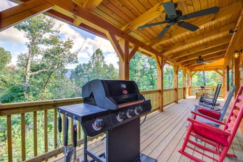 Sevierville Woods Retreat Cabin with Mtn View