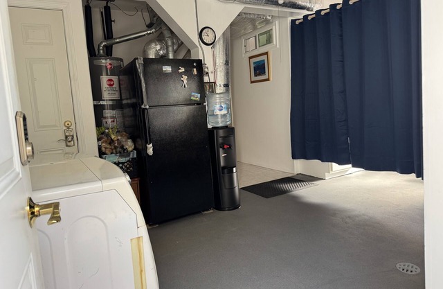 SF Private Room & Bath w/Parking near BART