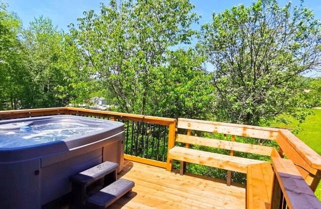 Shack Cozy w/ spa - near Massif Charlevoix & MSA
