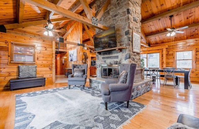 Shade Tree Cabin Near Harpers Ferry Casino Race Track