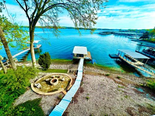 Shady Gator Cove-3bed2bathhottubfirepitdock