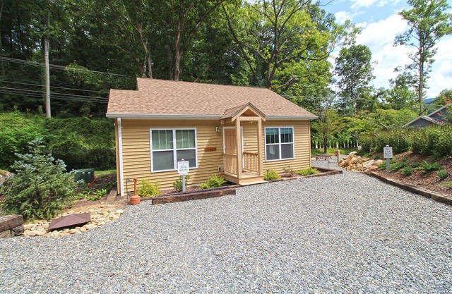 Shady Getaway- Bryson Village
