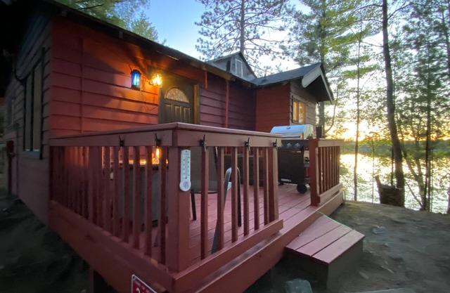 Shady Rest Cabin, Sunset Views, Beach, Swimming, Firepit, Multiple Units