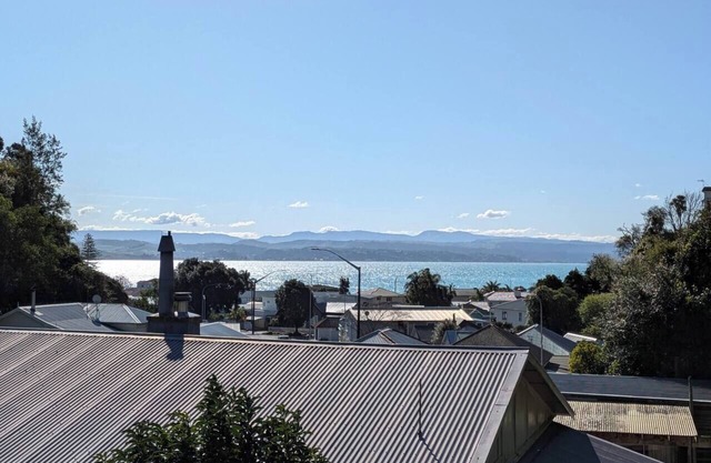 Shakespeare on Bluff Hill, Napier