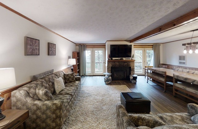 Shamrock #68 - Perfect for a Multi Family Getaway - Cozy and Comfortable for All by RedAwning