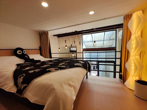 Shanghai Dreams - Cozy Sunroom on Yongkang Road - Entire Apartment