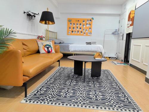 Shanghai Hills & Zinn Changle Road Homestay Near Line1 & Line12 South Shanxi Rd