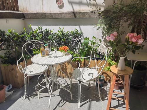 Shanghai Historical Art BNB with garden courtyard near Nanjing Road