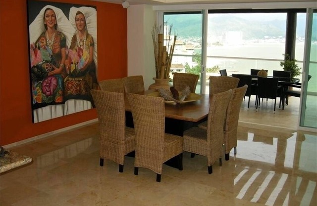 Shangri-La Beachfront 2 Geschichte 5 Schlafzimmer 4000 qm Ft. Penthouse