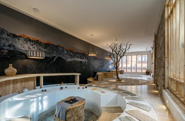 Shangri-La Karesansui Hotel