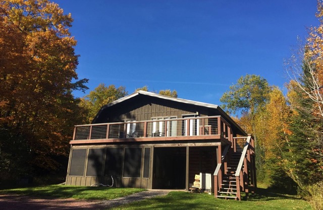 Großes Einfamilienhaus mit Zugang zum Lake Superior