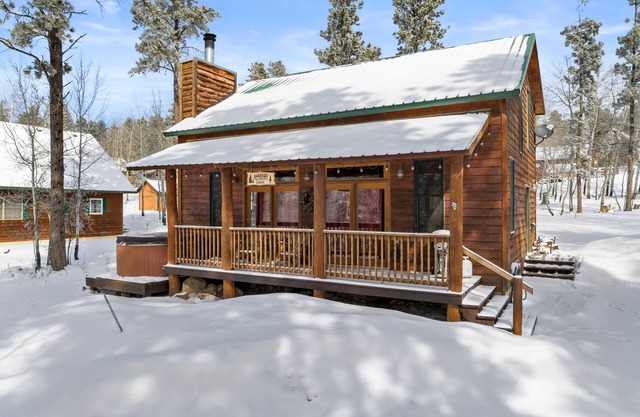 Shangri Lodge-haustierfreundliche Terry Peak-Kabine mit Whirlpool