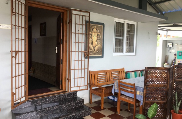 Shantham Service Apartments, Kinathukadavu
