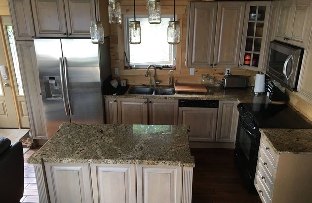 Sharbot Lake Waterfront Loft Cabina
