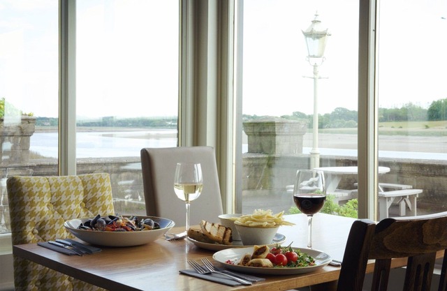 Shard Riverside Hotel, Bar & Restaurant