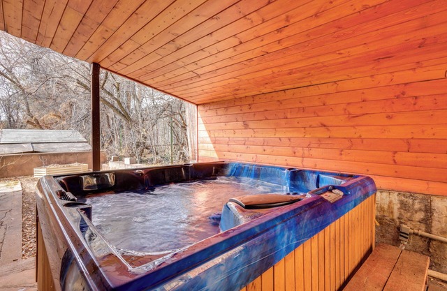 Shared Hot Tub: Santa Fe Casita in Old Tesuque