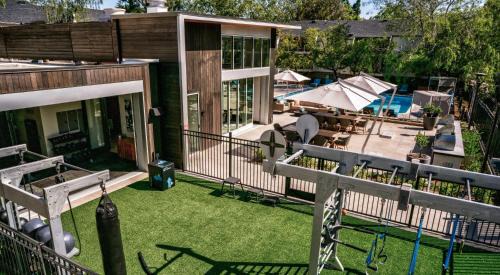 Sharon Green apartments by FantasticStay
