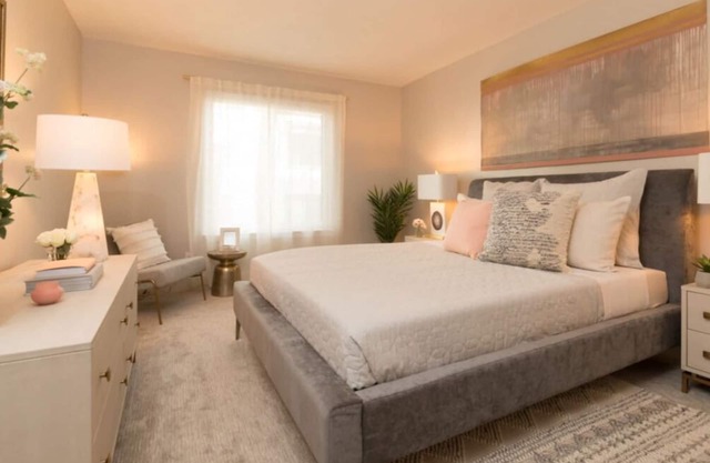 Sharon Green: Bright 3BR Condo