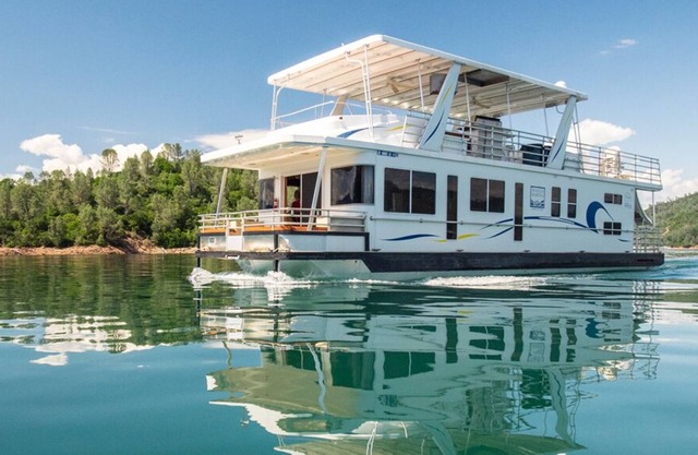 Shasta Marina im Vollblut-Hausboot Packers Bay
