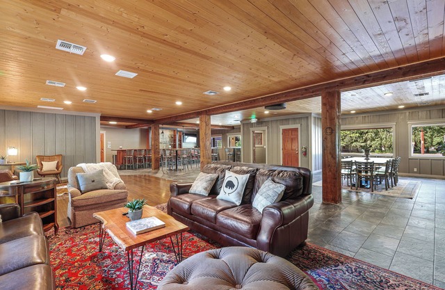 Shasta View Lodge - Cedar Cabin