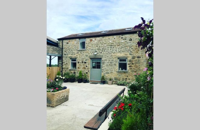 Sheilas Cottage Sleeps 2 One dog allowed with prior permission