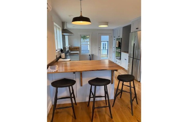 Shelburne Falls #1 Rated STR. Blue on South. Style design with comfort..