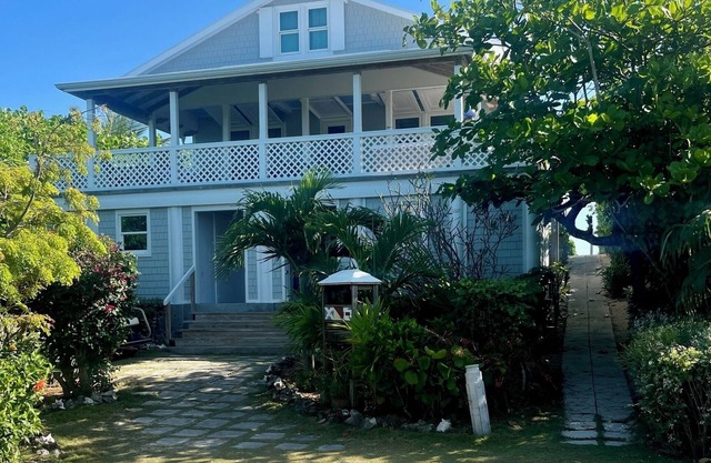 Shelmar Landing Man-O-War Cay Vacation Home Beach Access and Deep Water Dockage
