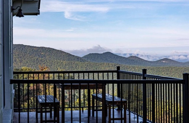 Shenandoah Hideaway MTN Top Views Total Privacy!