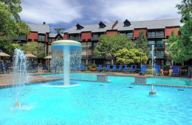 Sheraton Westport Chalet Hotel St. Louis