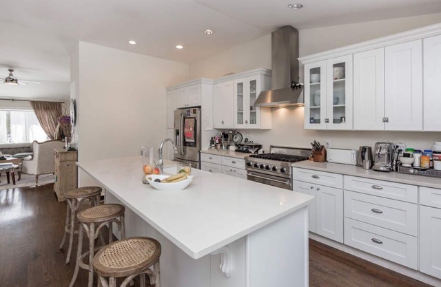 Shingled 1 Level Beauty Schritte nach Southampton Village hat alles!