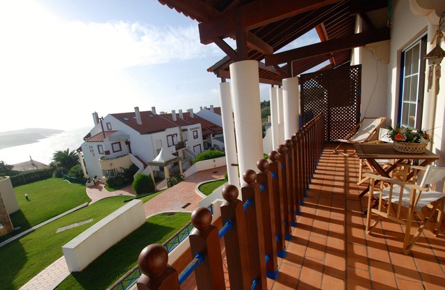 Schiff - 4-Zimmer-Maisonette mit Meer- und Poolblick, 1 km vom Strand entfernt