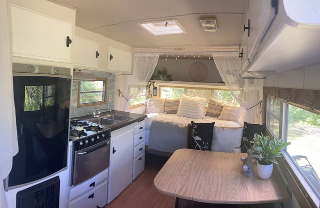 Shiva Hill Camper with Stunning Glacier Views