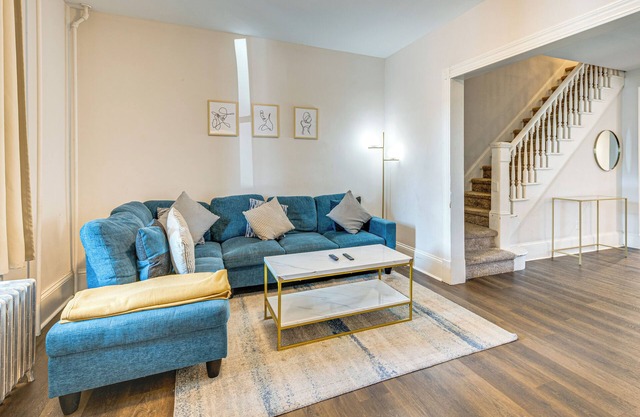 Shop & Dine: Central Stroudsburg Townhome!