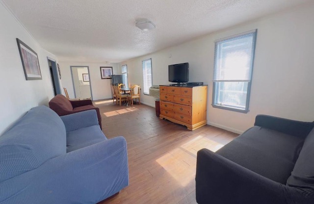 Shore Beach Houses - 52 - 402 Porter Avenue