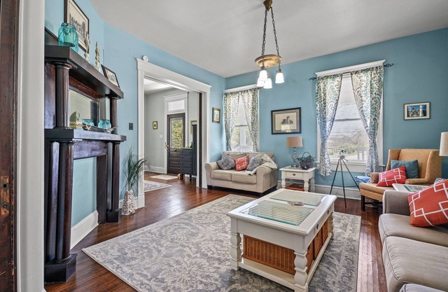 Shore Refections - historic charm just minutes from the beach!