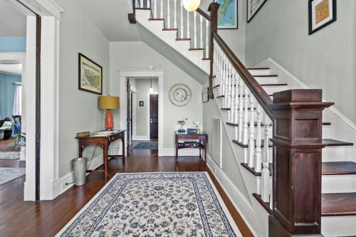 Shore Refections - historic charm just minutes from the beach!