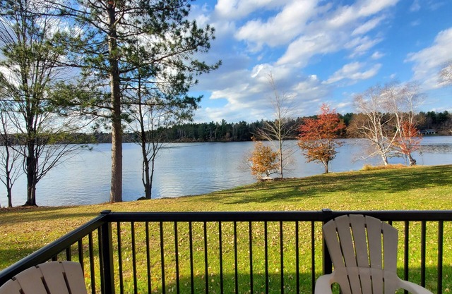 Shore View Cabins- Cabin 1- lakefront vacation rental on the Phillips Chain