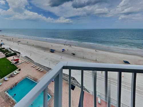 Shores Club 806