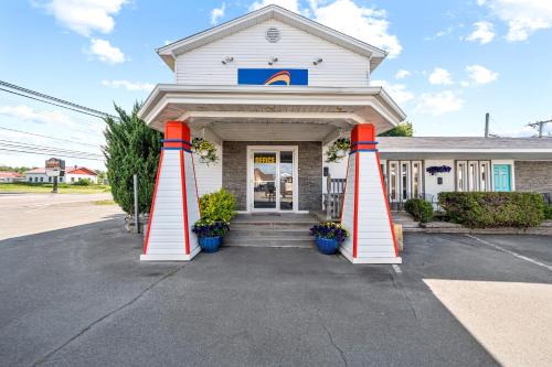 Shores Inn & Hotel