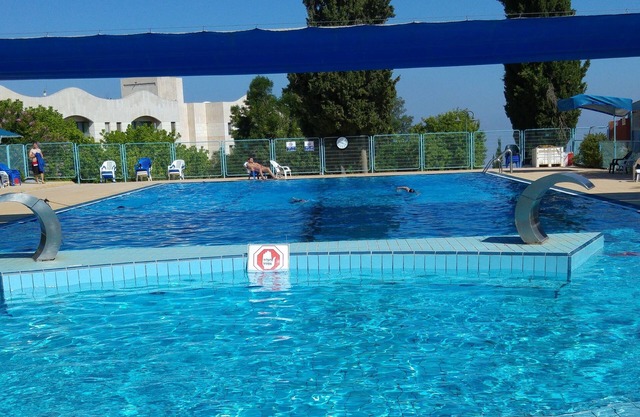 Shoresh Green Hills Family Suites Hotel
