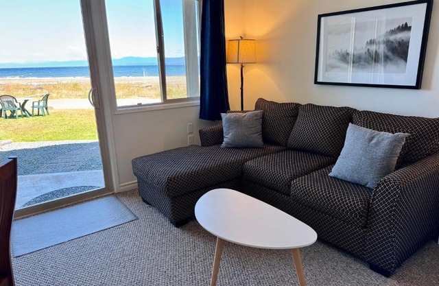 Shorewater Resort Beachfront King Bed Studio
